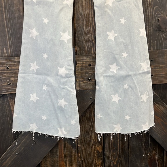 Cello High Rise Skinny Flare Jeans 3 NWT Star Print Light Wash Boho Graphic Raw - Picture 7 of 10